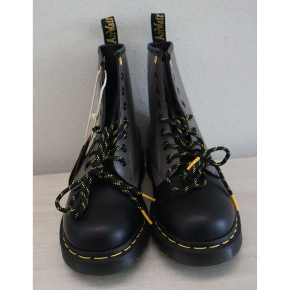 Dr. Martens LA004 Men's 6 Women's 7 Gray/Black 8-Eyelet Smooth Leather Boots - Picture 7 of 10